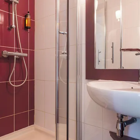 Отель Kyriad Dieppe 3*