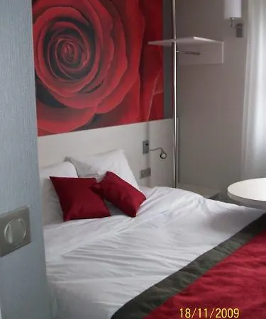 Отель Kyriad Dieppe 3*